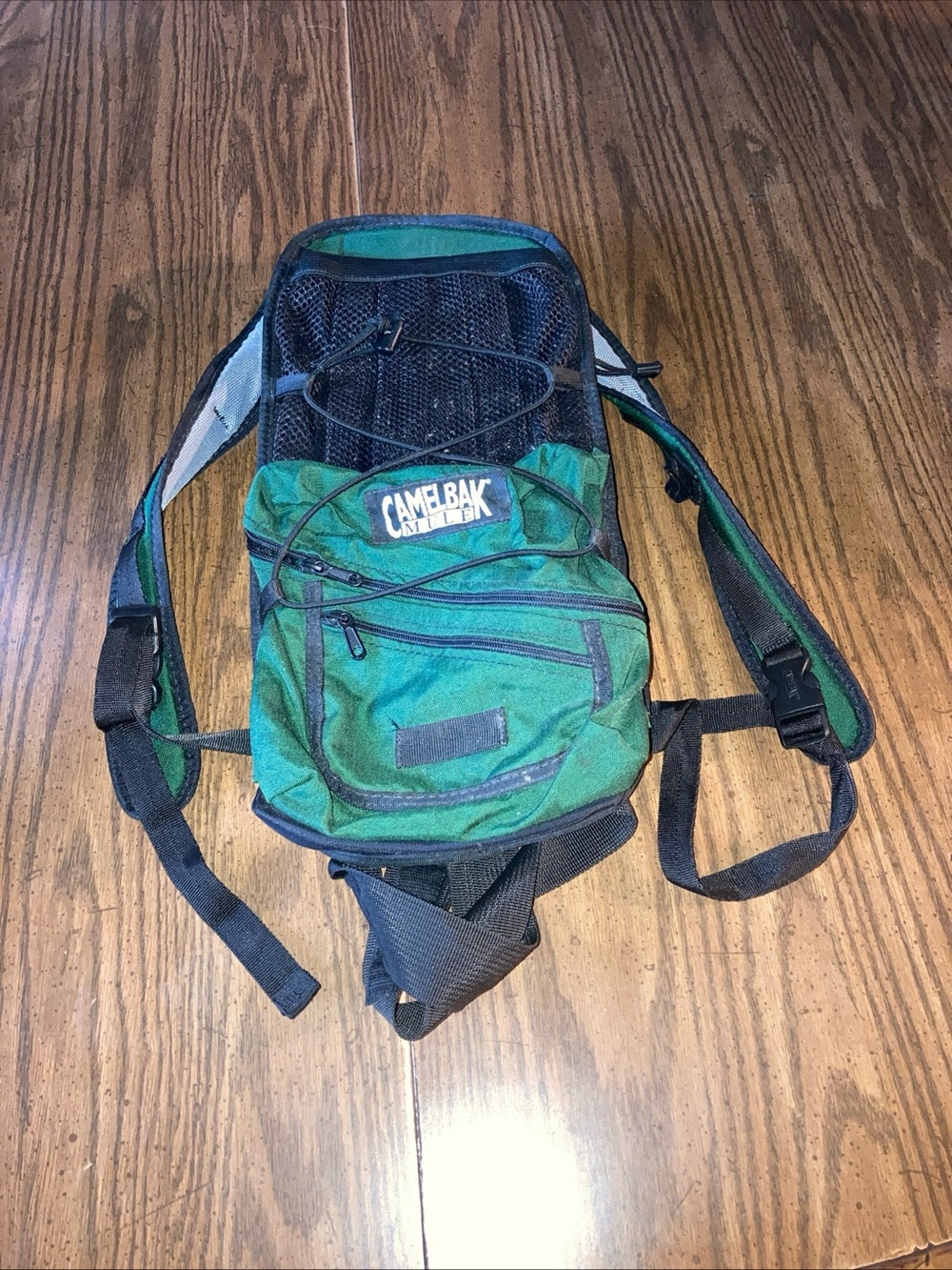 Vtg CamelBak Green Hydration Sling Pack bladder included multiple outer storage